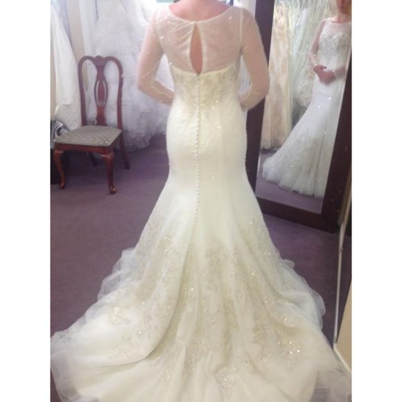 NEW Alfred Angelo Long Sleeve Lace Wedding Dress, Ivory Size 4, Mermaid - Picture 5 of 12